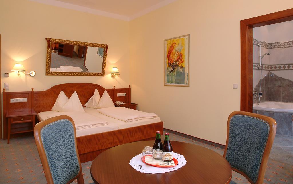 Altstadt Hotel Mosser วิลลาค ภายนอก รูปภาพ